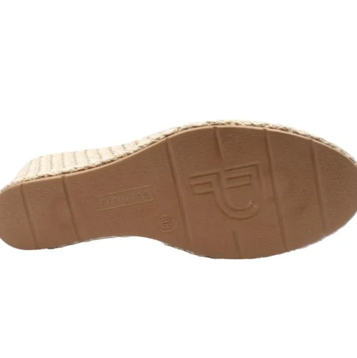 10635 Closed Toe Sandal - Gold