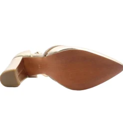 82404 Shoe - Gold